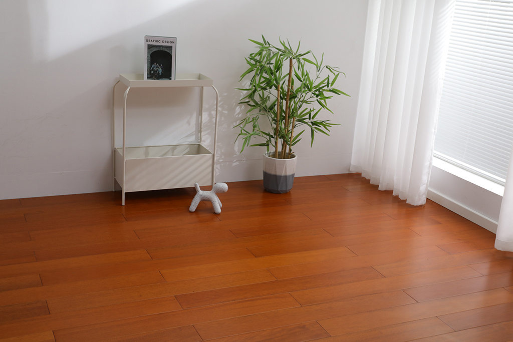 木地板是通铺还是扣条？装修师傅的良心建议，看完不踩坑！